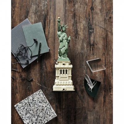 Statuia Libertatii 21042 LEGO Architecture